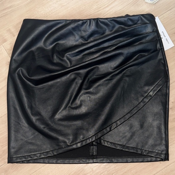 Chocolate Usa Dresses & Skirts - Chocolate USA Black Asymmetrical Mini Skirt